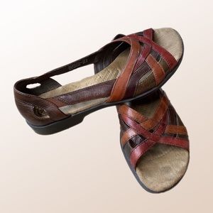 EARTH SPIRIT Ellie Gelron Open Toe Flat Sandal Brown Burgundy Leather Women's 8